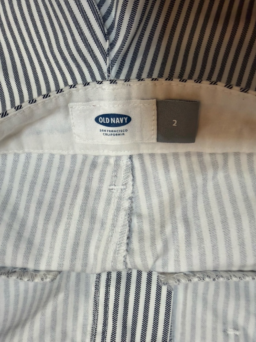 🤍 Old Navy Navy & White Striped Shorts | Size 2 | Preppy Coastal Summer Shorts - Picture 4 of 4